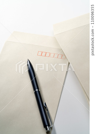 信封和筆 110096355
