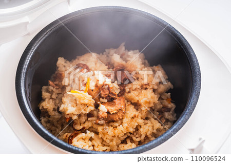 剛煮好的蠔飯 剛煮好的蠔飯 110096524