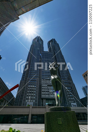 Scenery with the city government office 110097225