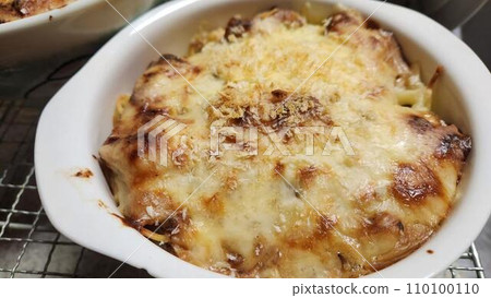 Handmade gratin Handmade gratin 110100110