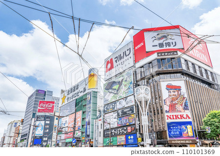 北海道札幌市,北海道第一的娛樂區,薄野十字路口週邊的街道 北海道札幌市,北海道第一的娛樂區,薄野十字路口週邊的街道 110101369