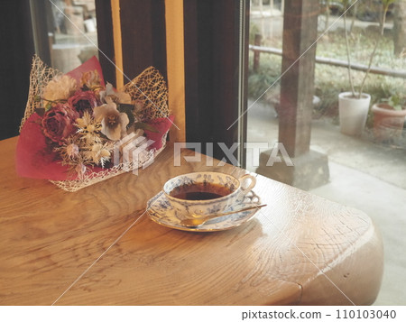 靠窗的座位茶 110103040