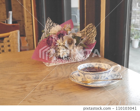 靠窗的座位茶 110103041