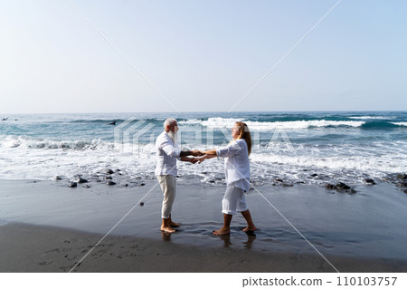 lifestyle with caucasian senior couple lifestyle with caucasian senior couple 110103757