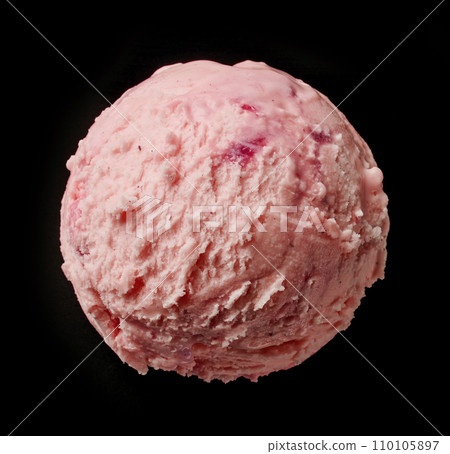 white chocolat and cherry ice cream scoop 110105897