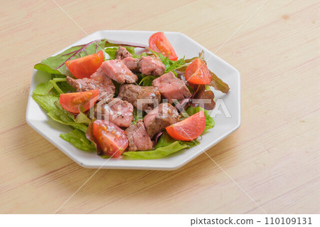 烤牛肉沙拉 110109131