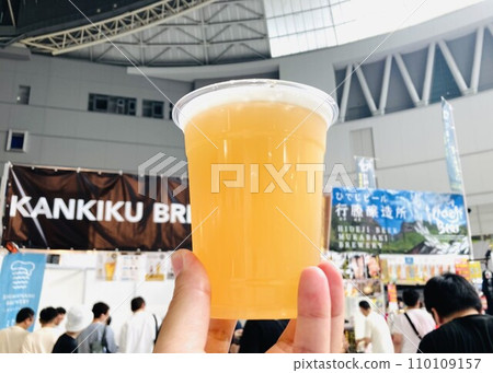 Enjoy craft beer at an indoor beer festival venue Enjoy craft beer at an indoor beer festival venue 110109157