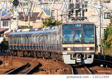 [JR West] 207 series (JR Kobe Line: Sakura Shukugawa Station) 110111993