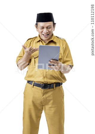 Pegawai Negeri Sipil (PNS) 110112198