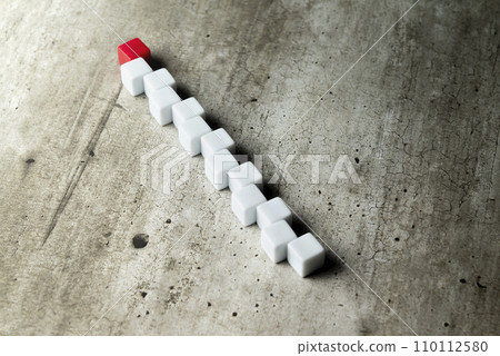 Zig-zag row of small cubes 110112580