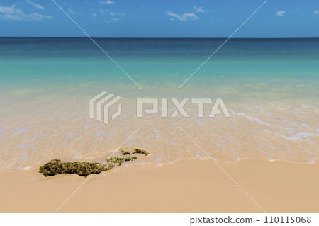 Image of everlasting summer beach (AI generated image) Background material 110115068