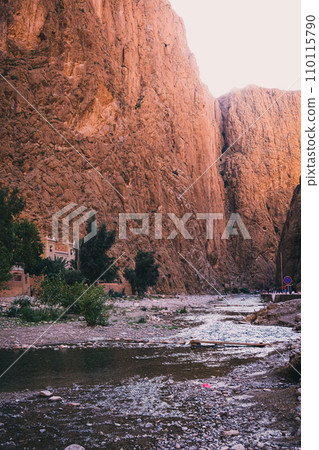 Stunning views of the Todra Valley and the Todra River with its steep cliffs 110115790