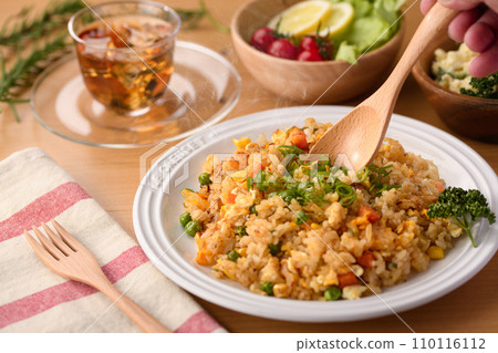 Fried rice with fried rice 110116112