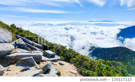 夏天的常年岳登山(三俁登山口~八嶽山:八嶽山眺望) 夏天的常年岳登山(三俁登山口~八嶽山:八嶽山眺望) 110117115