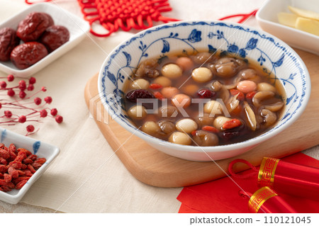 Tang Yuan Winter Solstice Red White Pink Tang yuan タンユエン 団子 Tang Yuan Winter Solstice Red White Pink Tang yuan タンユエン 団子 110121045