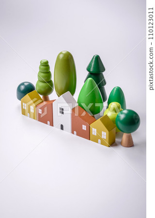 A small wooden house as an idea for investing in your own home and achieving the goal of buying real estate 110123011