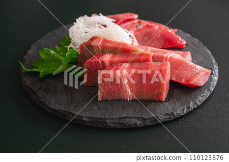 藍鰭鮪魚中脂鮪魚刺身 藍鰭鮪魚中脂鮪魚刺身 110123876