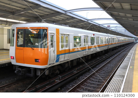 [C] 大阪地鐵中央線、夢阪奈線行駛的近鐵7000系列車 110124300