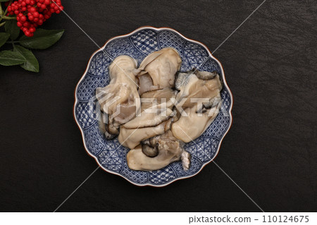 盤子裡的生牡蠣 盤子裡的生牡蠣 110124675