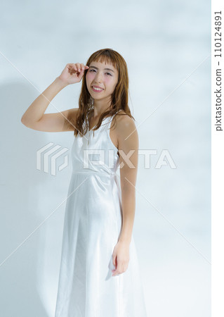 Transparent female portrait Transparent female portrait 110124891