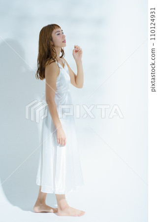 透明女性肖像 透明女性肖像 110124931