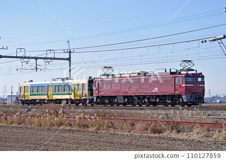 Tohoku Main Line Higashiwashinomiya-Kurihashi JR East EF81-134 (Niigata) + Kiha E130-103 (Makuhari) Tohoku Main Line Higashiwashinomiya-Kurihashi JR East EF81-134 (Niigata) + Kiha E130-103 (Makuhari) 110127859