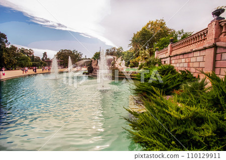 Ciutadella Park waterfall (Cascada del Parc de la Ciutadella) in Barselona Ciutadella Park waterfall (Cascada del Parc de la Ciutadella) in Barselona 110129911