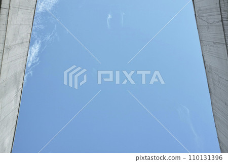 仰望天空 110131396