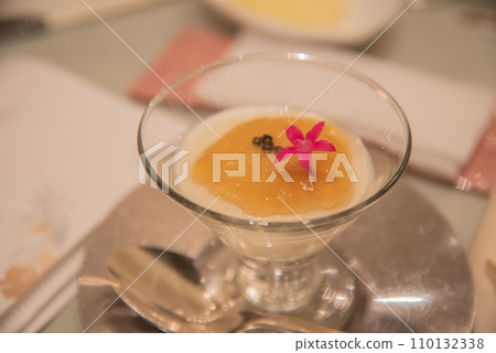 Appetizers served in cocktail glasses 110132338