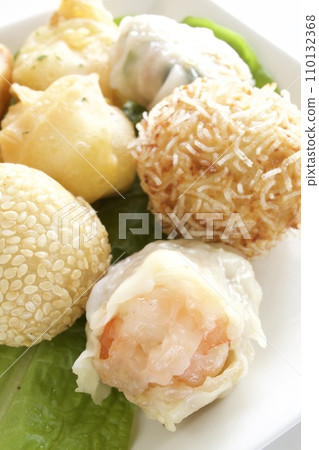 Assorted Chinese dumplings 110132368