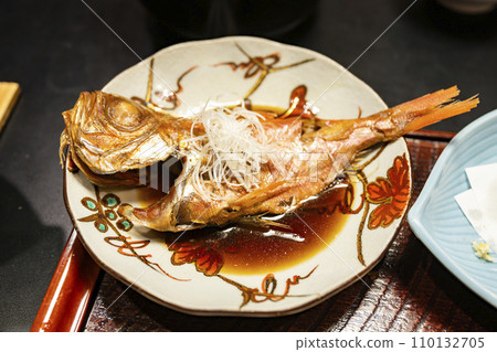 煮沸的Kinematica海鯛 110132705