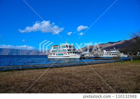 Lake Towada late autumn Lake Towada late autumn 110132988