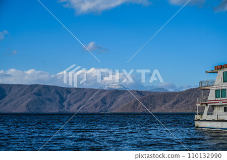 Lake Towada late autumn Lake Towada late autumn 110132990