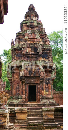 Banteay Srei remains 110133264