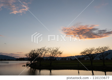 Dusk at Lake Hirako, the lake next to Lake Biwa, Kusatsu City, Shiga Prefecture Dusk at Lake Hirako, the lake next to Lake Biwa, Kusatsu City, Shiga Prefecture 110133677