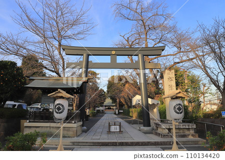 Shoin Shrine, Otorii gate and main shrine (back), Setagaya-ku, Tokyo Shoin Shrine, Otorii gate and main shrine (back), Setagaya-ku, Tokyo 110134420
