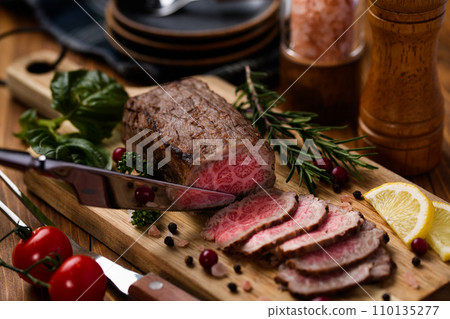 國產黑毛和牛 烤牛肉 國產黑毛和牛 烤牛肉 110135277