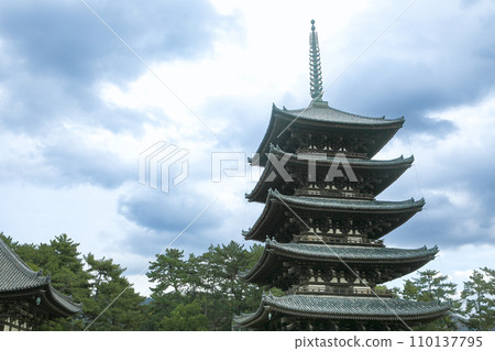 奈良法相宗總寺興福寺國寶五層塔 110137795