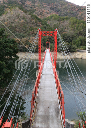 Suinami Bridge over Lake Kinsan of the Dozan River Suinami Bridge over Lake Kinsan of the Dozan River 110141536