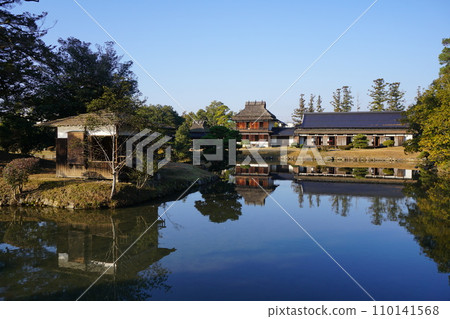 "Shurakuen" is a stroll-style Japanese garden in Tsuyama City, Okayama Prefecture: Seiryoken (front left) and Meeting Hall (back) "Shurakuen" is a stroll-style Japanese garden in Tsuyama City, Okayama Prefecture: Seiryoken (front left) and Meeting Hall (back) 110141568