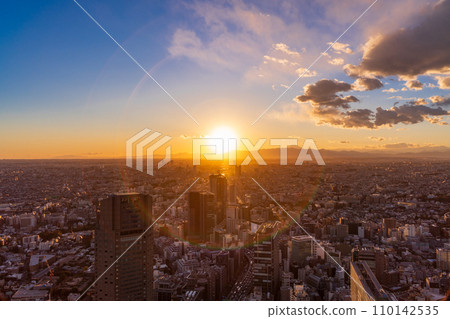 (Tokyo) Evening view of West Tokyo and Mt. Fuji seen from Shibuya 110142535