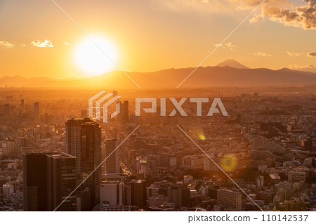 (Tokyo) Evening view of West Tokyo and Mt. Fuji seen from Shibuya 110142537