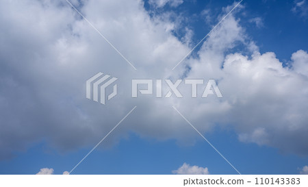 White clouds flowing in the blue sky 110143383