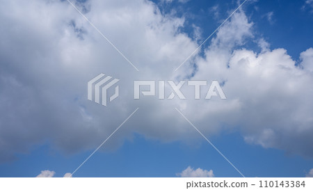 White clouds flowing in the blue sky 110143384