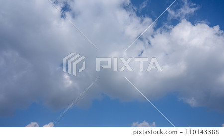 White clouds flowing in the blue sky White clouds flowing in the blue sky 110143388