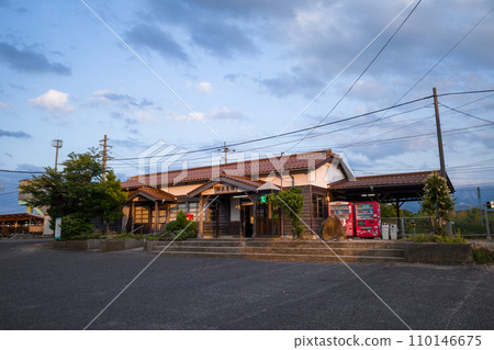 San'in Main Line Mikuya Station station building San'in Main Line Mikuya Station station building 110146675