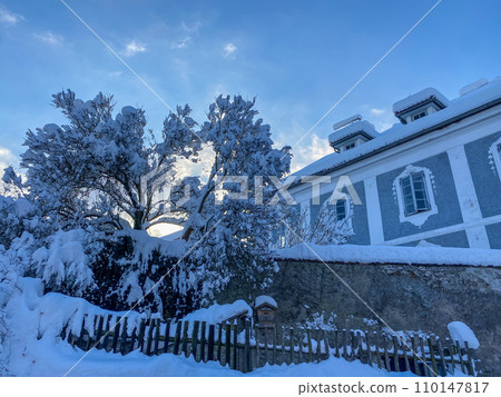Winter view of Czech Krumlov 110147817