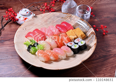 優質外帶壽司，優質壽司，壽司，海鮮菜餚，金槍魚，鮭魚，蝦，河童卷，雞蛋等。 110148631