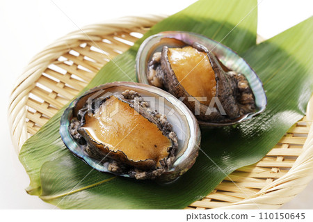 Abalone from Hokkaido placed on a colander 110150645