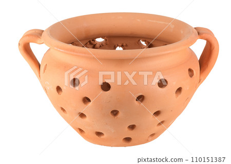 Ceramic pot with holes for baking chestnuts Ceramic pot with holes for baking chestnuts 110151387